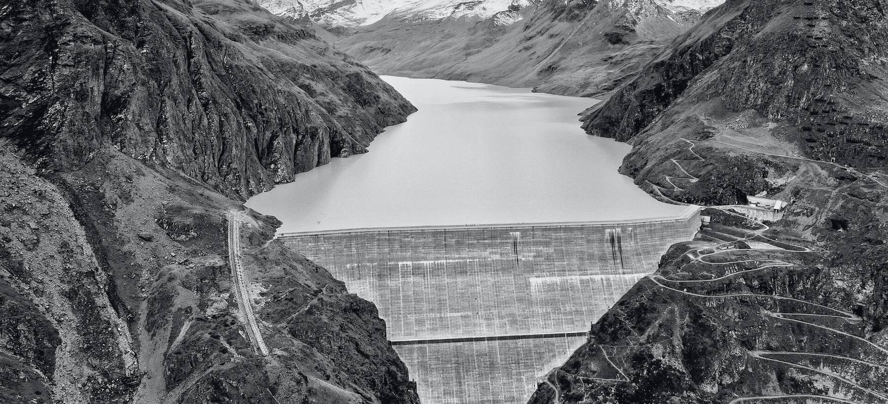 Grande Dixence dam and its reservoir
